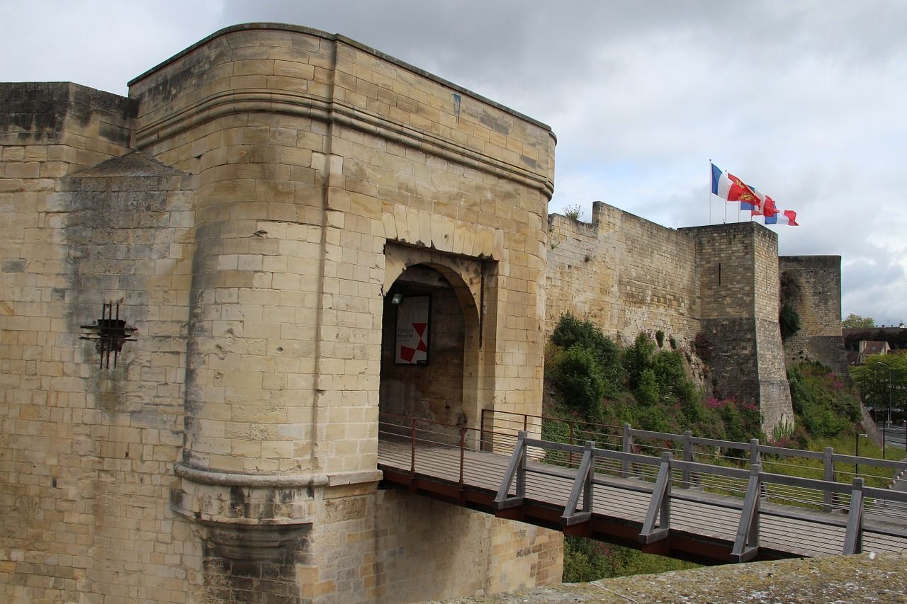 Castle 887419 1280 pixa