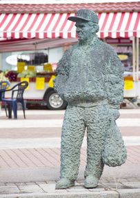 Biggest thumb man of pirkkala by villu jaanisoo