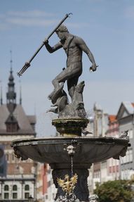 Biggest thumb neptune fountain gdansk