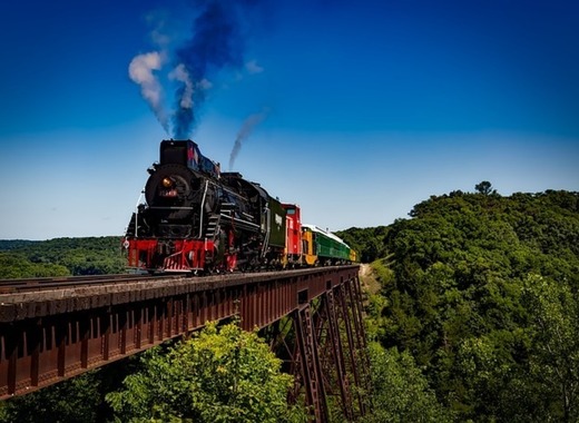 Medium train 1728537 640