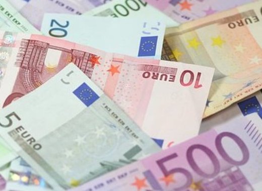 Medium currency 3077900 340