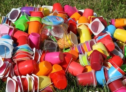 Medium garbage 1255244 340