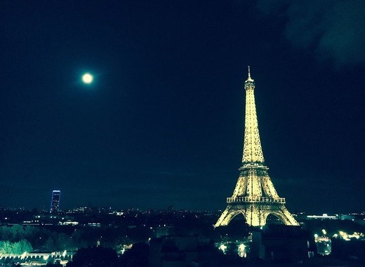 Medium eiffel tower 2936080 1280