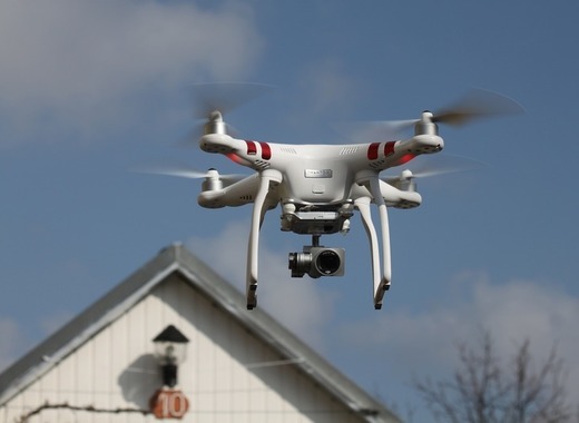 Medium drone 1859185 1920