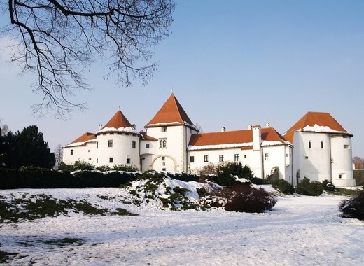 Medium castle 1219936 1920