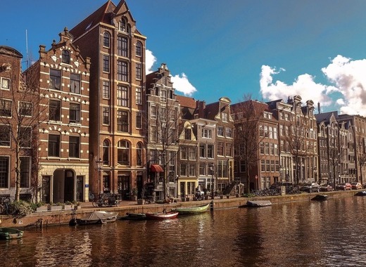 Medium amsterdam 4045137 1920