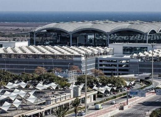 Medium alicante airport