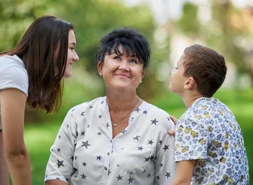 Medium mom teens