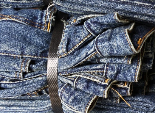 Medium jeans 2357280 1920
