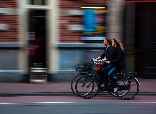 Medium cyclists 690644 960 720