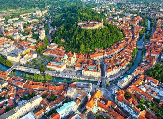 Medium visit ljubljana