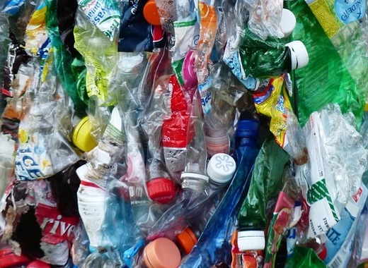 Medium plastic bottles 115087 960 720