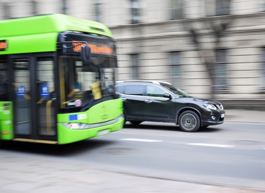 Medium bus 2755560 1280
