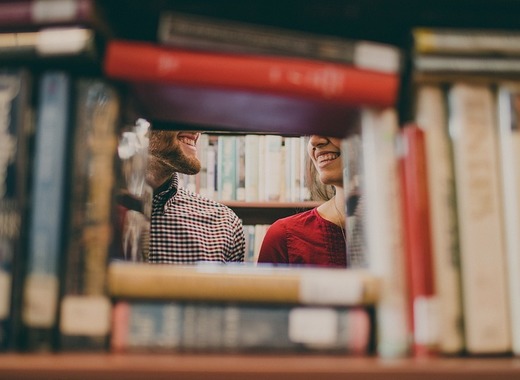 Medium library 2616960 960 720