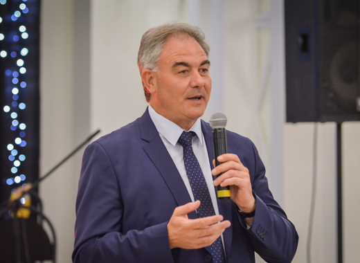 Medium georg spartanski