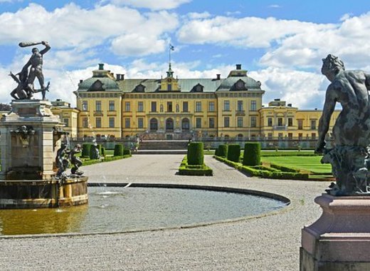 Medium drottningholm palace