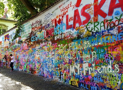 Medium john lennon wall 2194390 960 720