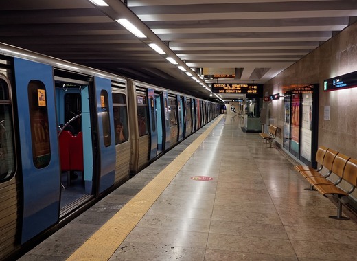 Medium lisbon 3786408 1280
