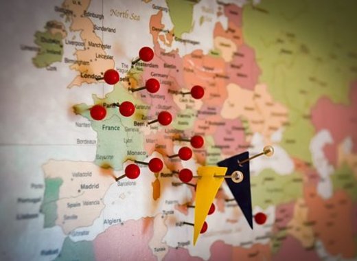 Medium travel 2313444 340