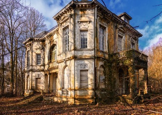 Thumb abandoned building