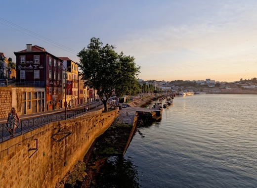 Medium porto 2379571 1280