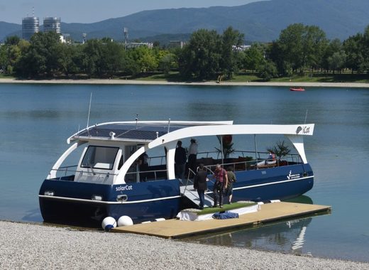 Medium zagreb boat