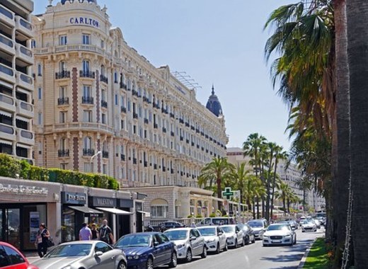 Medium cannes 1436097 340