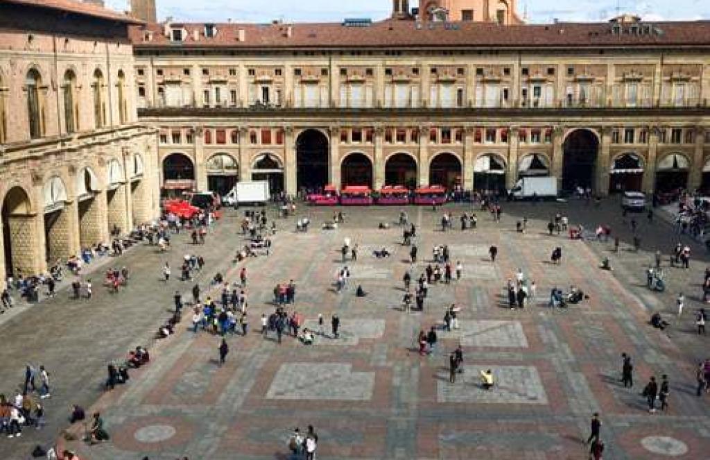 File:Bologna-vista02.jpg - Wikipedia