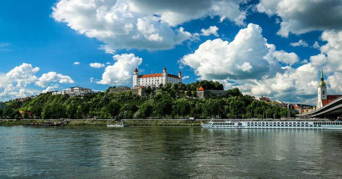 Photo of Slovensko od 19. apríla zmierňuje niektoré obmedzenia