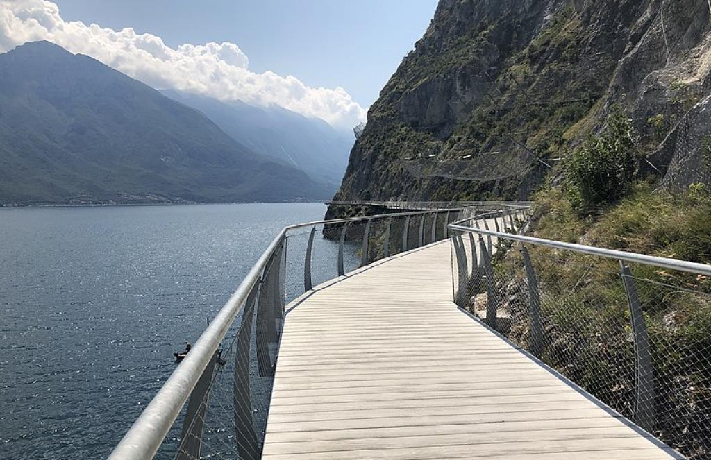 Stunning cycling route will loop around Lake Garda’s shoreline