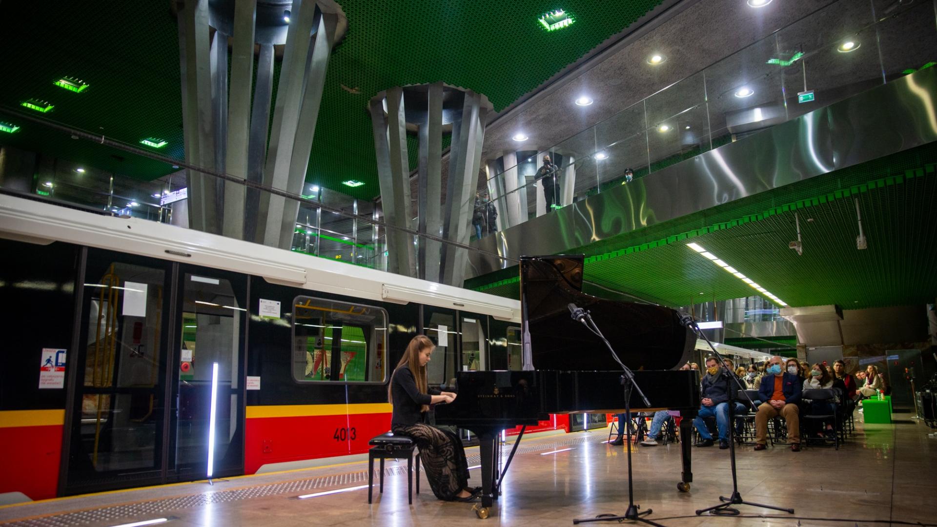 Warsaw stages concerts on public transport to honour Chopin TheMayor.EU