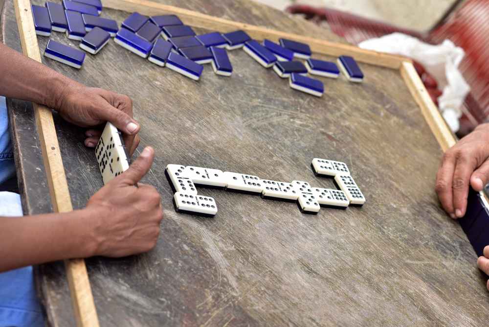 dominos game