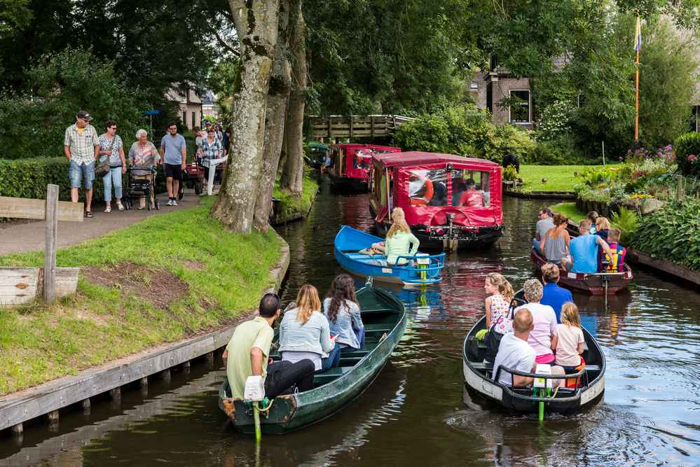 boats in giethoorn canal