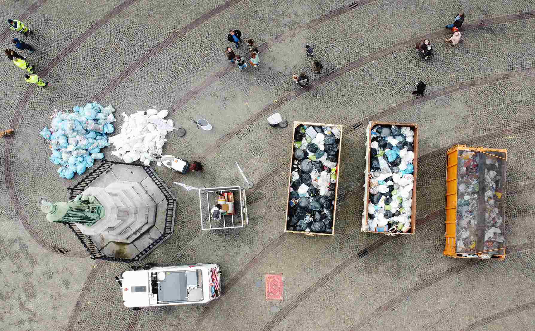 trash on Grote Markt