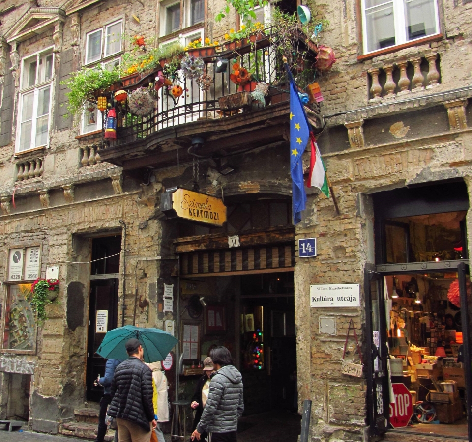 The entrance of Szimpla Kert