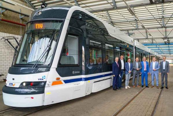 Mannheim debuts longest tram in the world